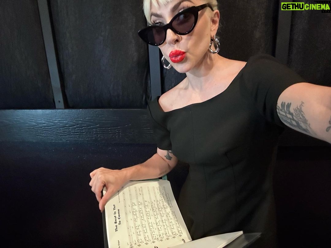 Lady Gaga Instagram - During rehearsal๐ค๐ค๐ค๐๐๐๐บ