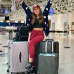 Larissa Manoela Instagram - O tempo passou (literalmente!) voando! São 5 anos de parceria com a @up4you e dessa vez embarcamos juntos em mais uma super aventura! E você? Já contou com a @up4you para o destino dos seus sonhos?✨✈️ #Up4you
