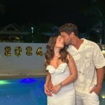 Larissa Manoela Instagram - Vem 2024! Que o novo nos traga ainda mais saúde, paz, amor e esperança 🤍 FELIZ ANO NOVO 🎉