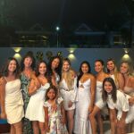 Larissa Manoela Instagram - Vem 2024! Que o novo nos traga ainda mais saúde, paz, amor e esperança 🤍 FELIZ ANO NOVO 🎉
