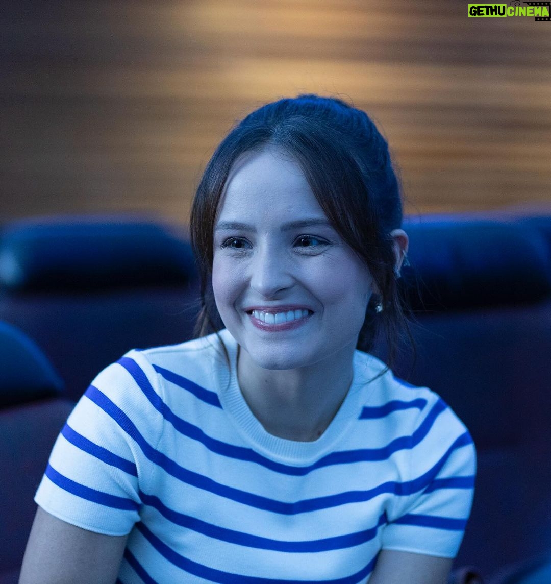 Larissa Manoela Instagram - Essa é a Alice reações, escolha a sua e vá para o cinema! @taescritoofilme 💜