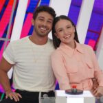 Larissa Manoela Instagram - Hoje a gente tá no @caldeiraocommion 💜 SOBE O SOM QUE TAMO ON 🥳