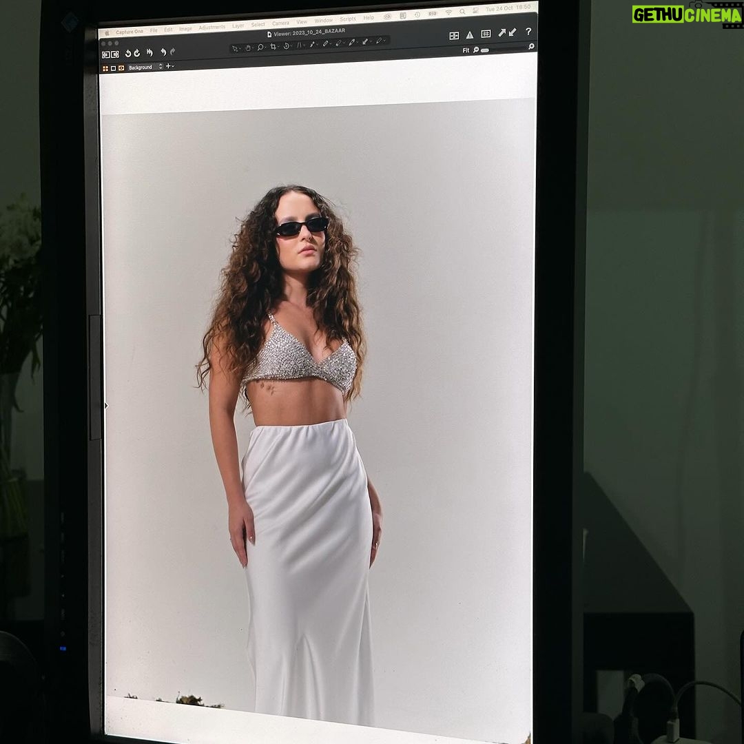 Larissa Manoela Instagram - uma sessão que nunca vou me cansar 😎
