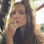 Larissa Manoela Instagram - altamente viciada em encontrar selfies no meu rolo da câmera