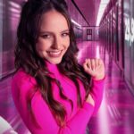 Larissa Manoela Instagram - Já tem muita gente RICAH de GB seguindo a dica da minha bestie @larissamanoela 💅 E vc, tá esperando o que pra fazer parte da #NossaConexão? 💖 #larissamanoela #laricel #drytech Amapá, Acre, Brazil