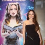 Larissa Manoela Instagram - Manhã especial com @parisfilmes pra divulgar o meu novo filme @taescritoofilme para os exibidores de todo Brasil 💜 Ansiosos pra dia 07/12 acompanharem essa história nas telonas? Espero vcs! 🎬