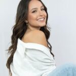 Larissa Manoela Instagram - sorrisin pra vcs 😁 foto da cunha gata @camilleframbach 📸