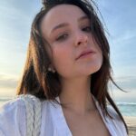 Larissa Manoela Instagram - Bem vindo meu mês 🧡 Dezembro! Dia começando abençoado com esse nascer do céu pintado por Deus ✨ Rio de Janeiro, Rio de Janeiro