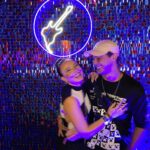 Larissa Manoela Instagram - A gente sempre foi de riso frouxo. Aqui não tem espaço pra pouco. É gargalhada alta, risada contagiante, sorriso sincero, felicidade gigante! Tem mais de ano que rir junto faz mais sentido. Ir em busca de uma plena alegria agora tem mais sabor, daqueles bem doces. A vida é colorida e divertida! É uma delícia. Amor que aquece o coração, que abraça a alma e que é motivo pra esse largo sorriso. Me encaixei nele e é desejo de todo dia levá-lo comigo pra todo canto. Te tenho em mim! Te amo infinito! Feliz sempre nós 💘 @andreluizframbach
