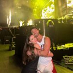 Larissa Manoela Instagram - Pequena Lari, o dia de ontem foi especial demais neh? Foi por você que eu tava lá! Você que nunca parou de sonhar e foi atrás pra realizar. Que achou que com 5 anos morando no interior do Paraná nunca seria possível ver o show da sua banda favorita. Você conseguiu! E foi mágico ❤️ Que bom que pude viver isso por você! Minha criança interior, te amo! TE AMO RBD! TE AMO @dulcemaria, muchas gracias por todo amor y cariño! O dia de ontem vai ficar marcado pra sempre na memória e no coração 🥹 “No pares nunca de soñar” #rbd Rio de Janeiro, Rio de Janeiro