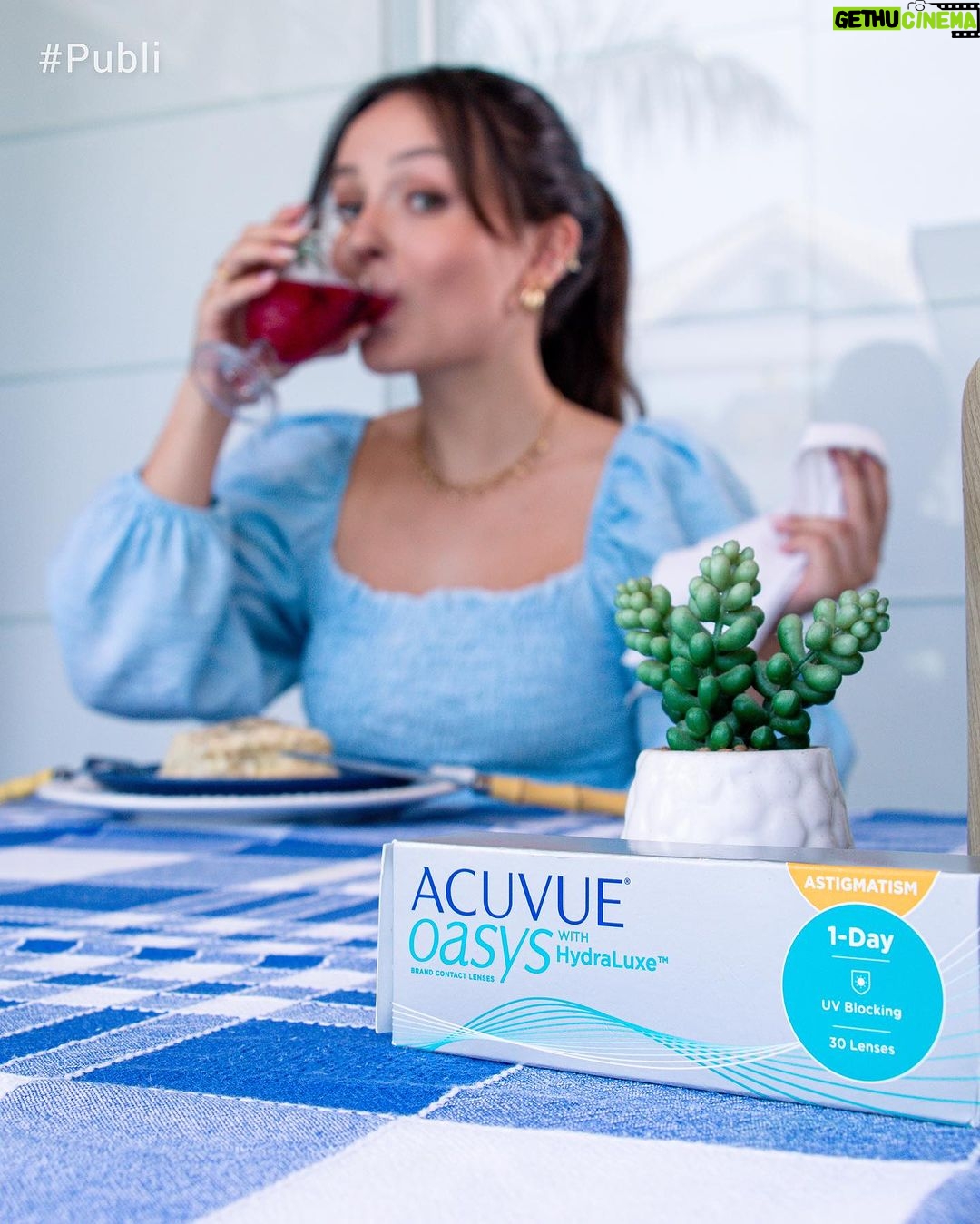 Larissa Manoela Instagram - Photobomb do meu dia sem filtros 🩵 A @AcuvueBrasil me desafiou a registrar momentos da minha rotina que ninguém vê por aqui, esses são alguns deles que me dão qualidade de vida e fazem eu me sentir livre e prática no meu dia a dia assim como as lentes de contato ACUVUE® que eu tanto amo e não abro mão. Se quiser saber mais e garantir a sua, vai lá no site da @AcuvueBrasil para saber mais e marque sua consulta com um médico oftalmologista! #Publicidade #ConsulteSeuOftalmologista VENDA SOB PRESCRIÇÃO MÉDICA REFRACIONAL. © Johnson & Johnson do Brasil Indústria e Comércio para Saúde Ltda. 2023 – Todos os direitos reservados. Mais informações sobre cuidados para utilização (manuseio), advertência e indicação de uso do produto verifique o Guia de Instruções ao usuário, acesse http://www.acuvue.com.br/ ou ligue para a Central de Relacionamento com o Consumidor 0800 762 5424. CONSULTE SEU OFTALMOLOGISTA REGULARMENTE. Todos os produtos ACUVUE® estão devidamente regularizados na Anvisa. (Ago/2023) ID: PP2023AMB6084