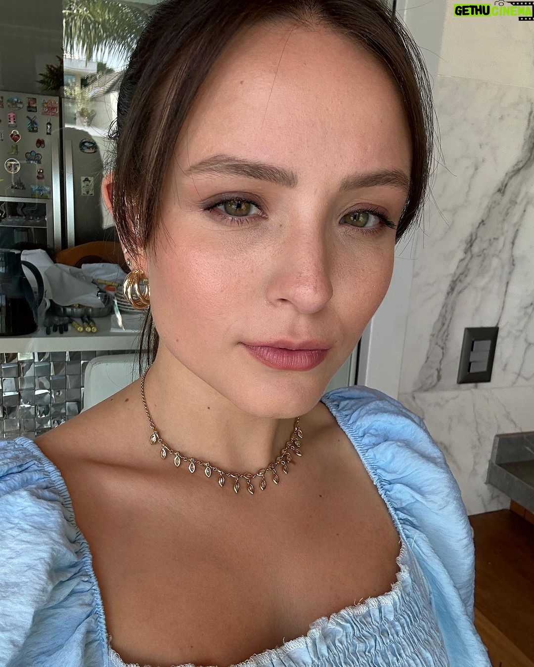 Larissa Manoela Instagram - coleção de selfies que gosto e não necessariamente vocês precisam saber porque
