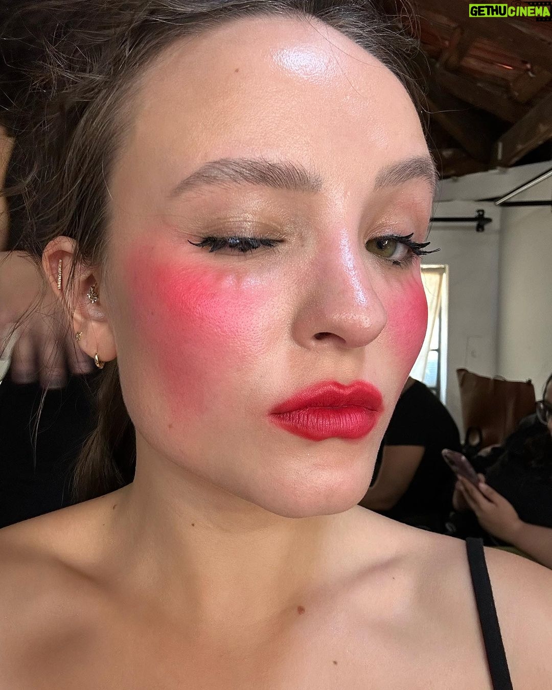 Larissa Manoela Instagram - coleção de selfies que gosto e não necessariamente vocês precisam saber porque
