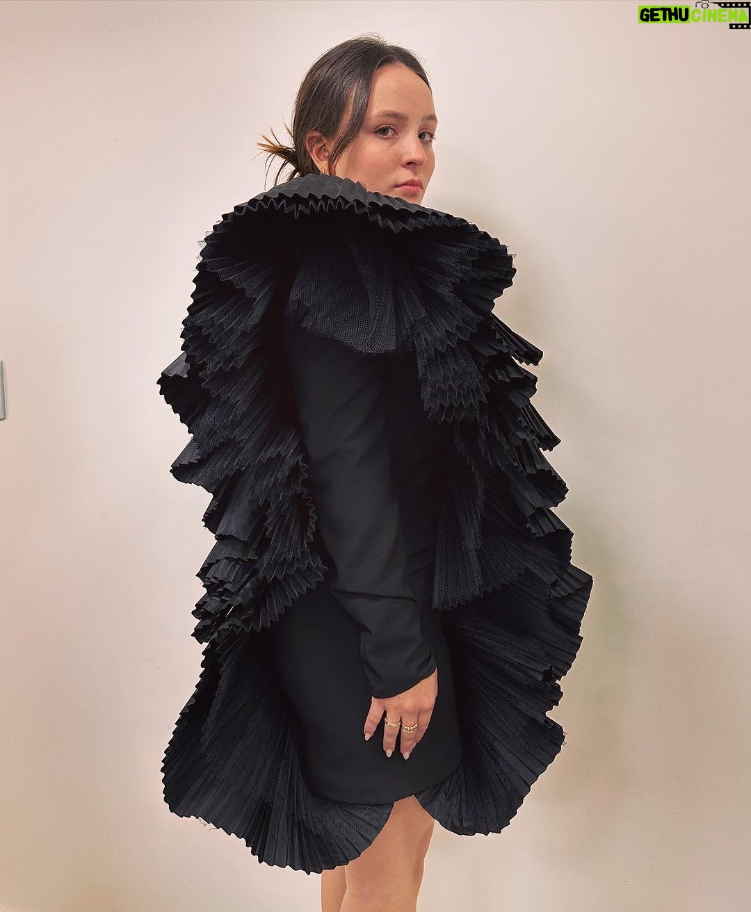 Larissa Manoela Instagram - Abri a galeria e achei 🖤🖤