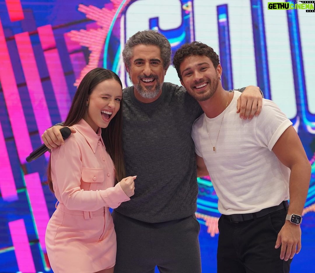 Larissa Manoela Instagram - Hoje a gente tá no @caldeiraocommion 💜 SOBE O SOM QUE TAMO ON 🥳