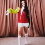 Larissa Manoela Instagram – A BONEKINHA TÁ FORA DA CAIXA 🎀

Para @glamourbrasil e um time de milhões! Tão grata por esse ensaio e entrevista. Já leram?