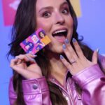 Larissa Manoela Instagram - Mais um encontro especial com alguns dos nossos clientes @lariceloficial pra coleção! Nossa conexão de milhões chegando a lugares incríveis 🥳 VEM VER!