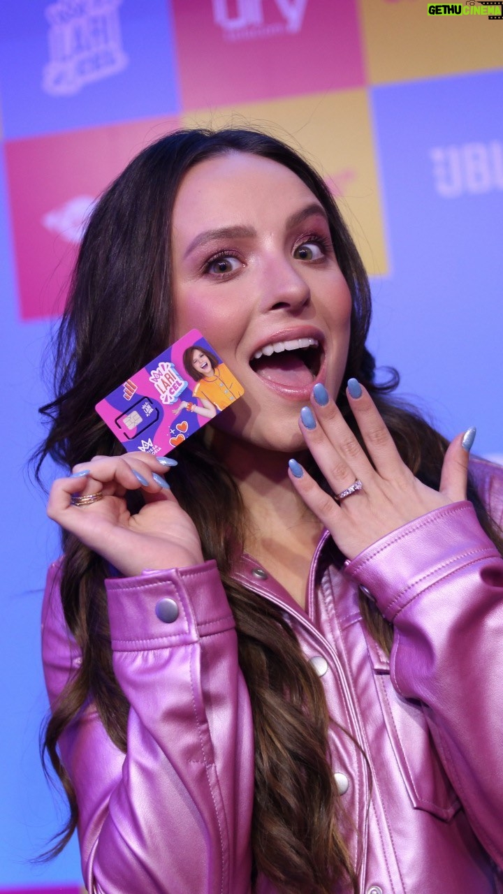 Larissa Manoela Instagram - Mais um encontro especial com alguns dos nossos clientes @lariceloficial pra coleção! Nossa conexão de milhões chegando a lugares incríveis 🥳 VEM VER!