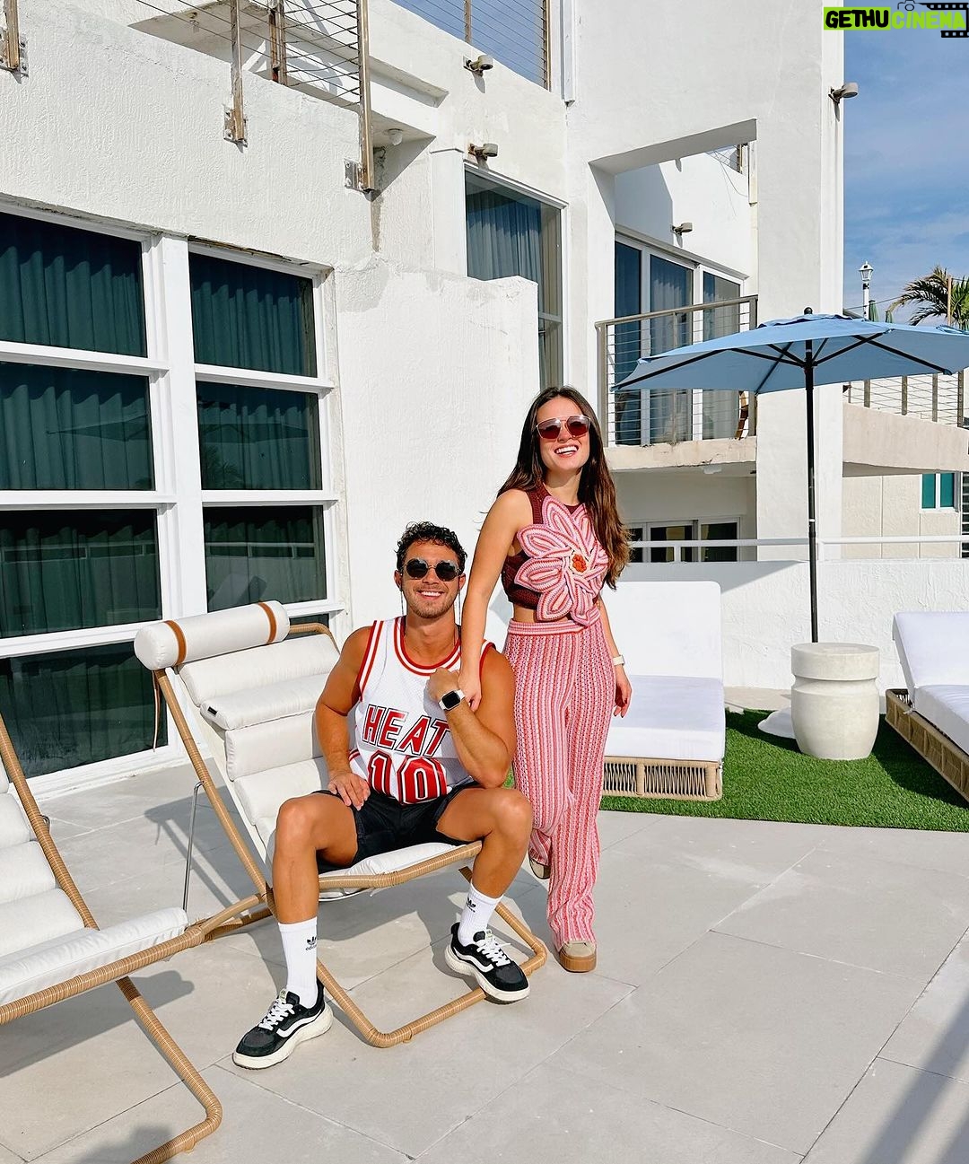 Larissa Manoela Instagram - Aquele carinho e gratidão ao @bentleysobe e @rumoamiami por essa semana incrível em Miami 🌴 Felizes demais e já com vontade de voltar 💚 Ready for the next stop!