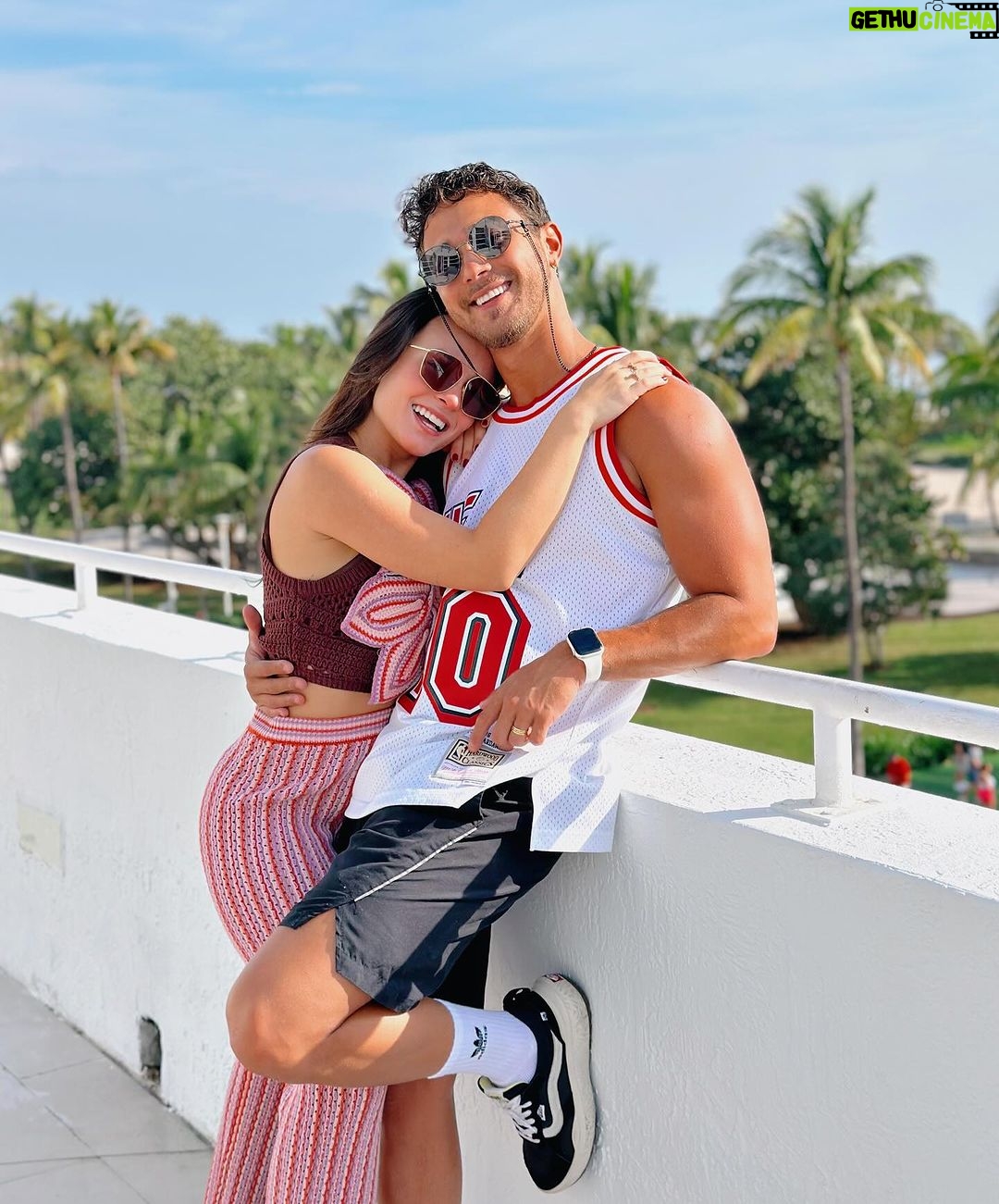 Larissa Manoela Instagram - Aquele carinho e gratidão ao @bentleysobe e @rumoamiami por essa semana incrível em Miami 🌴 Felizes demais e já com vontade de voltar 💚 Ready for the next stop!