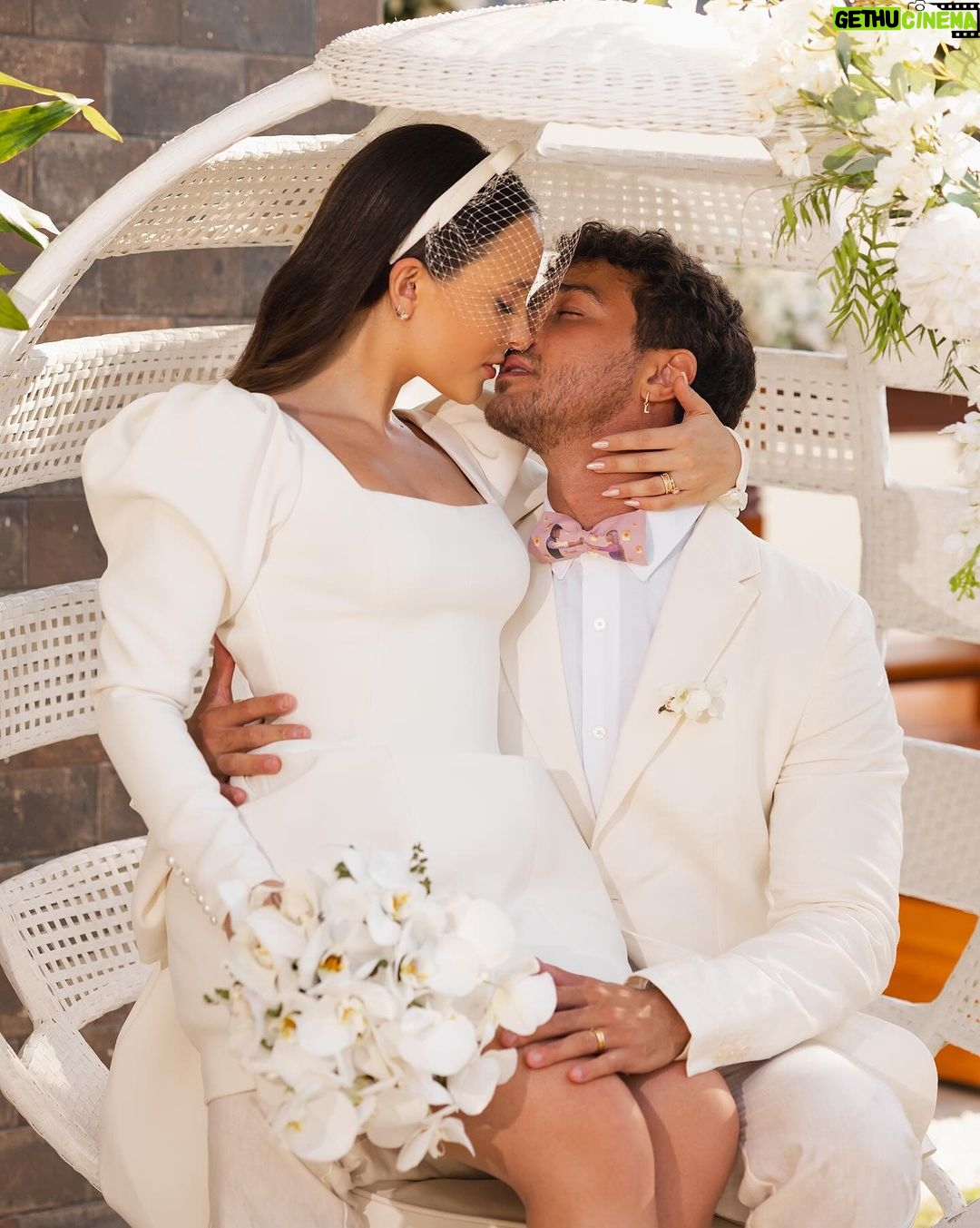 Larissa Manoela Instagram - Bodas de Beijinho đŠââ¤ī¸âđâđ¨ 1 mÃĒs do nosso sim!