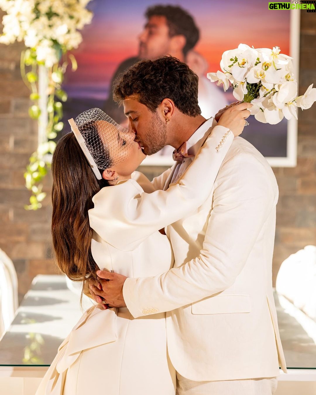 Larissa Manoela Instagram - Bodas de Beijinho đŠââ¤ī¸âđâđ¨ 1 mÃĒs do nosso sim!