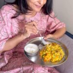 Lataa Saberwal Instagram - My Sunday ‘mangadhant’ 🤣 recipe. Last sundays recipe got more criticism than praise… but… I loved it 🙈🙈 Inspired from Bisi belle Bhat . #lataasaberwal #5minrecipe #5minrecipes #easyrecipes #healthyrecipes #quickrecipes #recipe #whatsinmythalitodaylataasaberwal #whatsinyourdabba #whatsonmyplate #whatsinmybowl #whatsinmythalitoday #easyrecipes