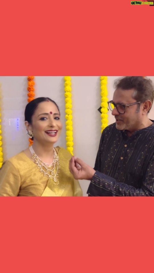 Lataa Saberwal Instagram - When I tried Rekha ji's steps for him 🙈🙈 . FULL VLOG ON MY YOUTUBE CHANNEL. LINK IN BIO..@sethsanjeev Thank you @coach_devpandey