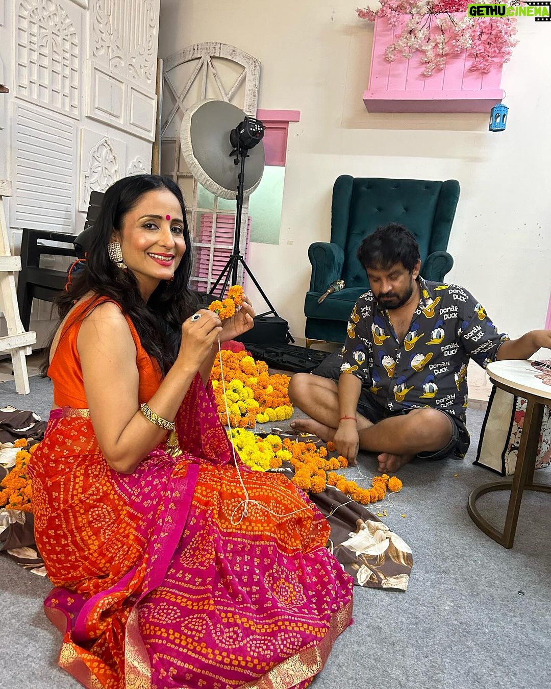 Lataa Saberwal Instagram - Apna Kaam Karne mein kaisi sharm!! The team that works together, stays together. P C 📸 @coach_devpandey