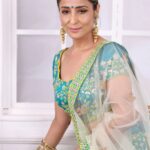 Lataa Saberwal Instagram - Nothing can beat our Indian outfits, embroideries and accessories. DO YOU AGREE?? #lataasaberwal #authenticallylataa #indianwear #indianoutfit #indianwedding #indianoutfitswag #indianoutfits #indianbride #indianoutfitideas #indianfashion