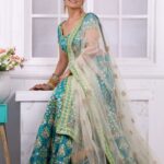 Lataa Saberwal Instagram - Nothing can beat our Indian outfits, embroideries and accessories. DO YOU AGREE?? #lataasaberwal #authenticallylataa #indianwear #indianoutfit #indianwedding #indianoutfitswag #indianoutfits #indianbride #indianoutfitideas #indianfashion