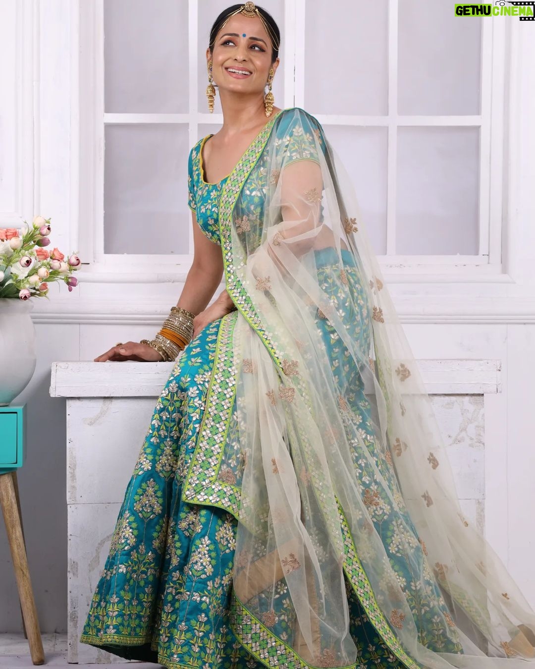 Lataa Saberwal Instagram - Nothing can beat our Indian outfits, embroideries and accessories. DO YOU AGREE?? #lataasaberwal #authenticallylataa #indianwear #indianoutfit #indianwedding #indianoutfitswag #indianoutfits #indianbride #indianoutfitideas #indianfashion
