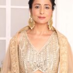 Lataa Saberwal Instagram - All about festivities ❤️❤️ 📸 @shriharsh_photography Thank you for lovely pics. #lataasaberwal #authenticallylataa #indianoutfit #indianoutfits #indianoutfitideas #indianoutfitswag #indianwedding #indianbride #indianwear #indianfashion