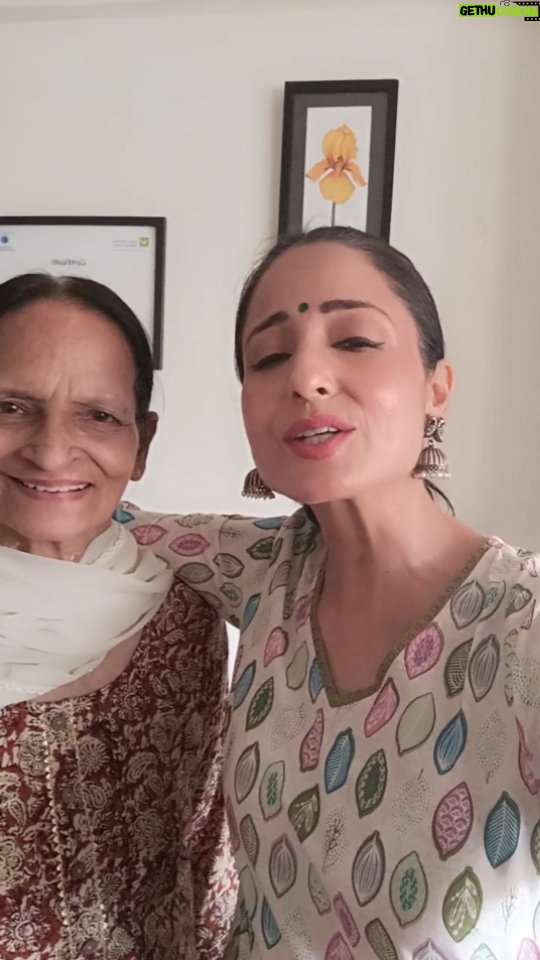 Lataa Saberwal Instagram - Meet my 1st *best friend* . There was some error in this reel yesterday, so posting again. @kaminishabarwal #lataasaberwal #whatsinmythalitodaylataasaberwal #whatsinmythalitoday #whatsinmythali #friendshipday #internationalfriendshipday #happyfriendshipday