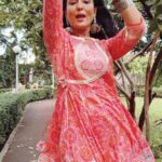 Lataa Saberwal Instagram - 🩷🩷🩷 Dance Till 100 !! #lataasaberwal