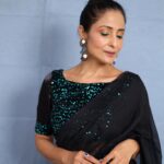 Lataa Saberwal Instagram - #nofilter 𝐇𝐨𝐰 𝐭𝐨 𝐚𝐜𝐡𝐢𝐞𝐯𝐞 𝐟𝐮𝐥𝐥 𝐜𝐨𝐯𝐞𝐫𝐚𝐠𝐞 𝐨𝐧𝐥𝐲 𝐰𝐢𝐭𝐡 𝐋𝐀𝐊𝐌𝐄 𝐂𝐂 𝐂𝐑𝐄𝐀𝐌, 𝐚𝐥𝐬𝐨 𝐝𝐢𝐝 𝐭𝐡𝐢𝐬 𝐞𝐲𝐞𝐛𝐦𝐚𝐤𝐞𝐮𝐩 𝐖𝐈𝐓𝐇𝐎𝐔𝐓 𝐁𝐑𝐔𝐒𝐇𝐄𝐒 😊 Today , 3pm on my youtube channel. Link in bio... 📸 @shriharsh_photography #lataasaberwal #latasabharwal #lakmecccream #lakme #lakmé #quickandeasymakeup #fullcoveragefoundation #makeup #makeuphacks