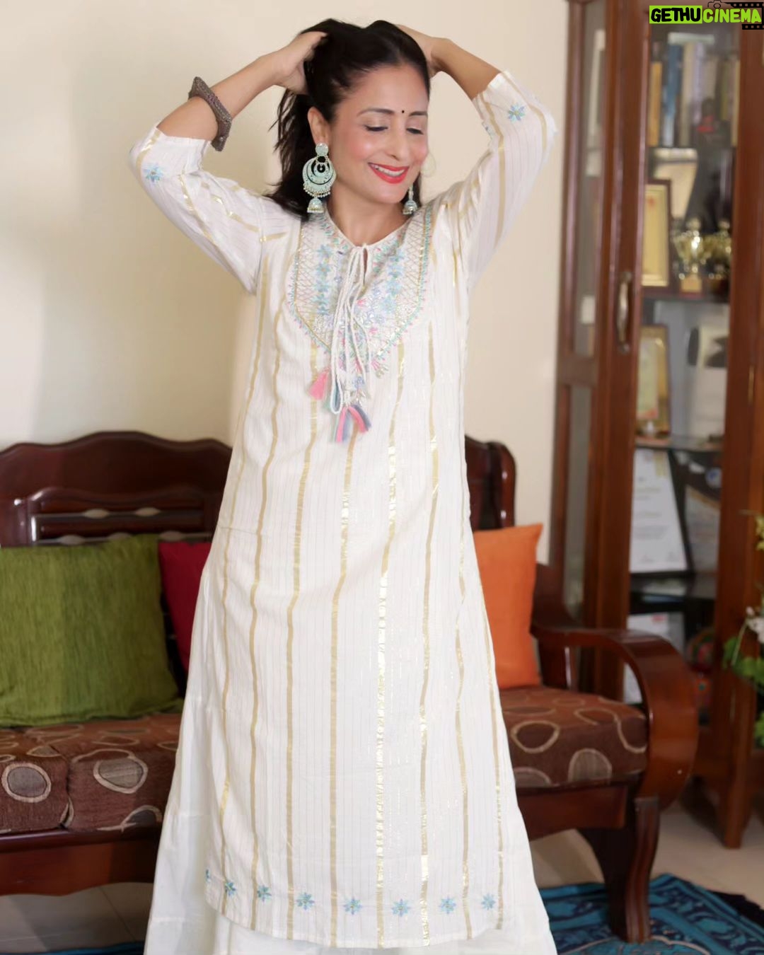 Lataa Saberwal Instagram - ๐๐ง๐๐ข๐๐ง ๐ข๐ฌ ๐ฐ๐ก๐๐ซ๐ ๐ฆ๐ฒ ๐ก๐๐๐ซ๐ญ ๐๐๐ฅ๐จ๐ง๐ ๐ฌ...๐๐จ ๐ฒ๐จ๐ฎ ๐๐ ๐ซ๐๐ ๐ญ๐ก๐๐ญ ๐ ๐๐ฎ๐ซ๐ญ๐ข ๐ข๐ฌ ๐จ๐ง๐ ๐จ๐ ๐ญ๐ก๐ ๐ฆ๐จ๐ฌ๐ญ ๐๐จ๐ฆ๐๐จ๐ซ๐ญ๐๐๐ฅ๐ ๐จ๐ฎ๐ญ๐๐ข๐ญ? Comment..๐ #lataasaberwal #kurta #kurtihaul #kurtis