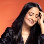 Lataa Saberwal Instagram - 🖤🖤🖤 At this stage of life I feel like colour "Black" , which absorbs everything. Want to learn more, grow more, want to absorb all the knowledge available. Life is too short to be lived small. #lataasaberwal