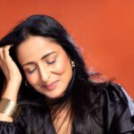 Lataa Saberwal Instagram - 🖤🖤🖤 At this stage of life I feel like colour "Black" , which absorbs everything. Want to learn more, grow more, want to absorb all the knowledge available. Life is too short to be lived small. #lataasaberwal