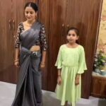 Lataa Saberwal Instagram - Thank to giving me so much love ❤❤❤❤❤❤❤❤❤❤❤❤ My favourite , sweet, smiling face, Beautiful, charming,@lataa.saberwal Aunty with me Enjoyed so much with you☺️☺️ Love you alot❤❤ We miss you😔 #ThevisionDanceclass #Dancelover #RealHinakhan #viralreels #lataasabaerwal #shailendrasinghkatariya #yeRishtakyakahlatahai #kartiknayra❤️👌🏻 #ravinapatel #kamleshpatidaar #Realshauryasaxena #viralbiryani #viralbhiyani #viralreels #virelvideoinstagram