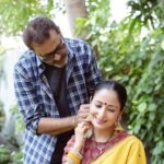 Lataa Saberwal Instagram - ❤️❤️❤️ @sethsanjeev 📷🎥 @shriharsh_photography @mohammad_shaikh_1010 Editing @subhash_pal18990 #lataasaberwal #cottonsaree #cottonsarees #cottonsareelover #cottondareeslove #cottonsareecollections #cottonsarees #cottonsareelove #couplegoals #couple #couples #couplegoals❤ #couplelove #coupleshoot #couplephotography #couplegoal
