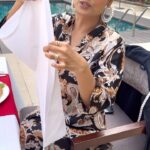 Lataa Saberwal Instagram - What is the correct way of placing a **napkin**on your lap in restaurants?? Dining Etiquettes.. Knowledge is CONFIDENCE. Thank you for wonderful breakfast and location @thepridehotels #lataasaberwal #authenticallylataa #diningetiquette #etiquette #etiquettetips #manners #image #imageconsultant #imageoftheday #imageconsultantindia #imageconsultants #imagecinsultant #personalitydevelopment #personality #personalitydevelopment #selfcare #confidence #confident Pride Plaza Hotel Aerocity