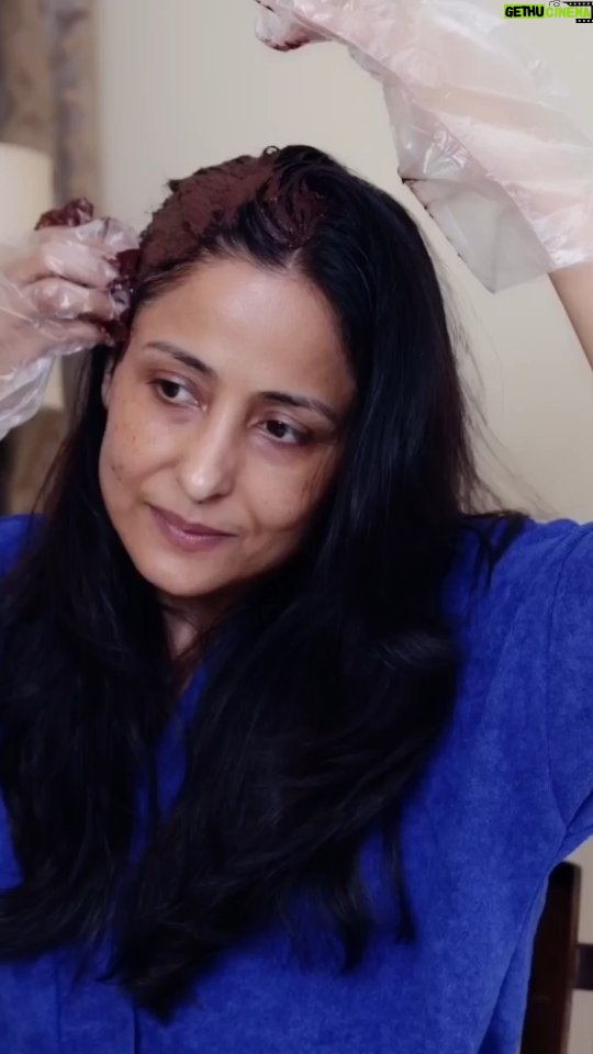 Lataa Saberwal Instagram - 𝑻𝒐 𝒑𝒓𝒆𝒗𝒆𝒏𝒕 𝒉𝒂𝒊𝒓𝒇𝒂𝒍𝒍 & 𝒕𝒐 𝒂𝒅𝒅 𝒔𝒉𝒊𝒏𝒆 𝒂𝒏𝒅 𝒒𝒖𝒂𝒍𝒊𝒕𝒚 𝒕𝒐 𝒎𝒚 𝒉𝒂𝒊𝒓, 𝑰 𝒖𝒔𝒆 𝒕𝒉𝒊𝒔 𝒉𝒂𝒊𝒓 𝒑𝒂𝒄𝒌 𝒐𝒏𝒄𝒆 𝒐𝒓 𝒕𝒘𝒊𝒄𝒆 𝒂 𝒎𝒐𝒏𝒕𝒉. #nofilterlataa #lataasaberwal #hairpack #hairmask #haircare #hair #hairstyles #haircut #haircolour #hairfall #hairshine #hairshineprofissional #reels #reelsinstagram #reelitfeelit #reelkarofeelkaro #reelsvideo #reelsindia