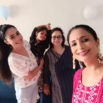 Lataa Saberwal Instagram - With my favourites 💗💗. We meet so many people but some bonds are everlasting. Love you @poojajoshiarorareal @sonia_kour4
