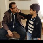 Lataa Saberwal Instagram - Happy father's day to adorable father @sethsanjeev #sanjeevseth #lataasaberwal #khaudostsanjeevseth #mommyaarav