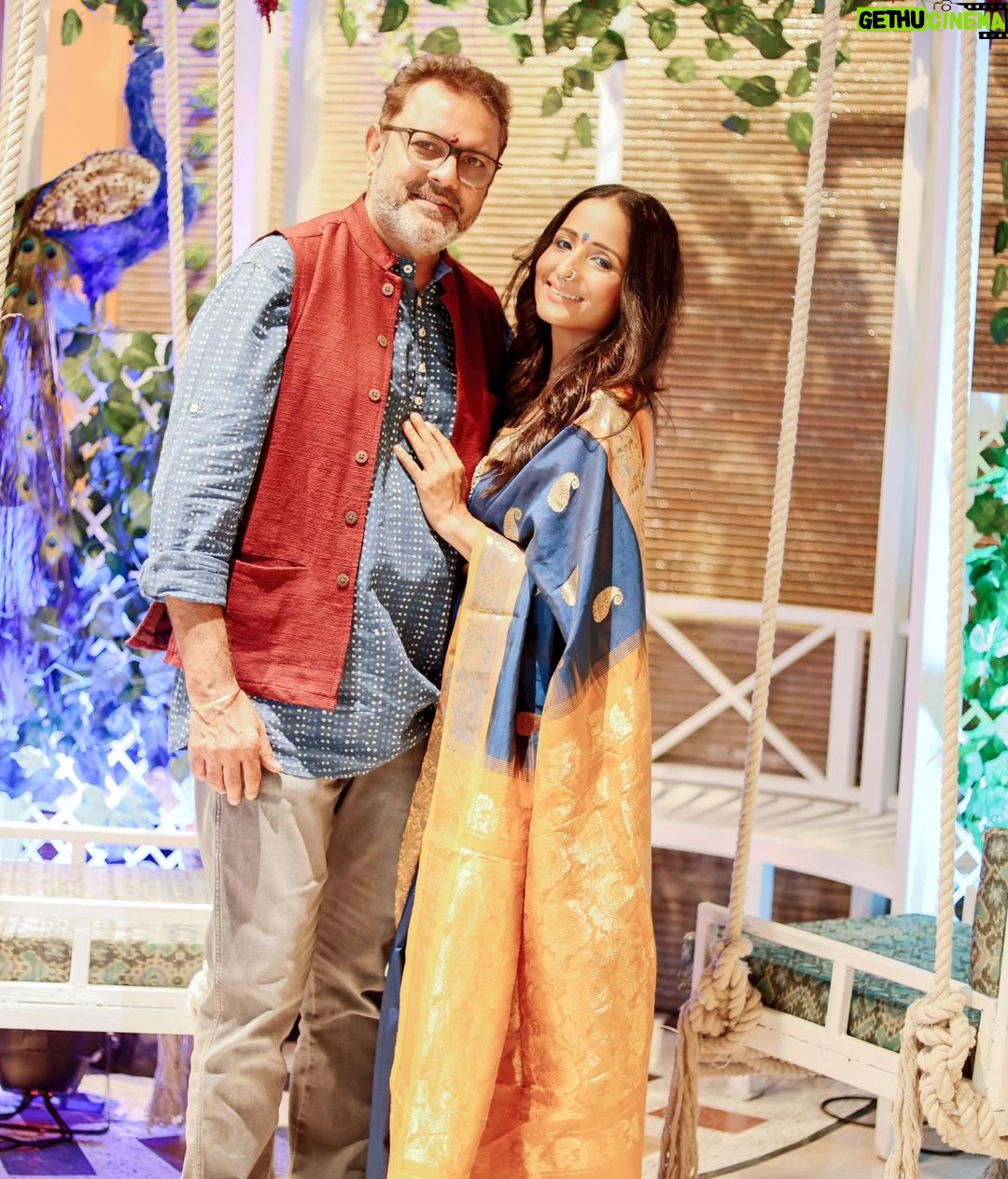 Lataa Saberwal Instagram - Not just food but great ambiance, Madhuban - the divine spread @madhuban_vegbuffet (VEGETARIAN) PICTURE COURTESY @shriharsh_photography @nehaantani88 #lataasaberwal #sanjeevseth #whatsinmythalitodaylataasaberwal #whatsinmythali #whatsinmybowl