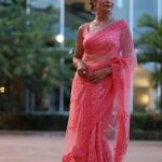 Lataa Saberwal Instagram - 💗💗💗 #lataasaberwal PC 📷 @shriharsh_photography #saree #sareelove #sareelover #sareefashion #sareecollection #sareeindia #sareeaddict #sareestyle #sareeonline