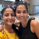 Lataa Saberwal Instagram - Felt blessed when I bumped in someone who really inspires me!! @diipakhosla . Diipa , you are really a warm person ❤️❤️ . Glad to meet you and adorable Dua… #lataasaberwal #authenticallylataa #fan #fanmoment