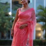 Lataa Saberwal Instagram - 💗💗💗 #lataasaberwal PC 📷 @shriharsh_photography #saree #sareelove #sareelover #sareefashion #sareecollection #sareeindia #sareeaddict #sareestyle #sareeonline