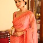 Lataa Saberwal Instagram - 💗💗💗 #lataasaberwal PC 📷 @shriharsh_photography #saree #sareelove #sareelover #sareefashion #sareecollection #sareeindia #sareeaddict #sareestyle #sareeonline